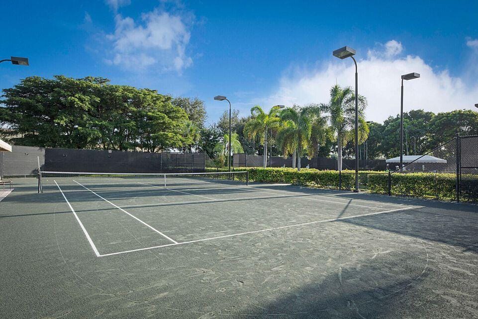 oaks tennis court
