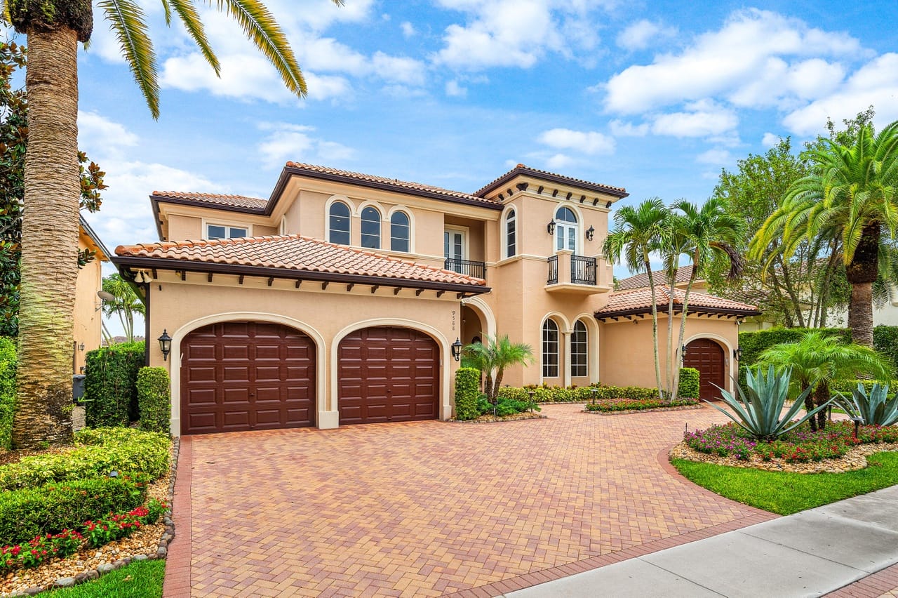 Real Estate b26037295 0