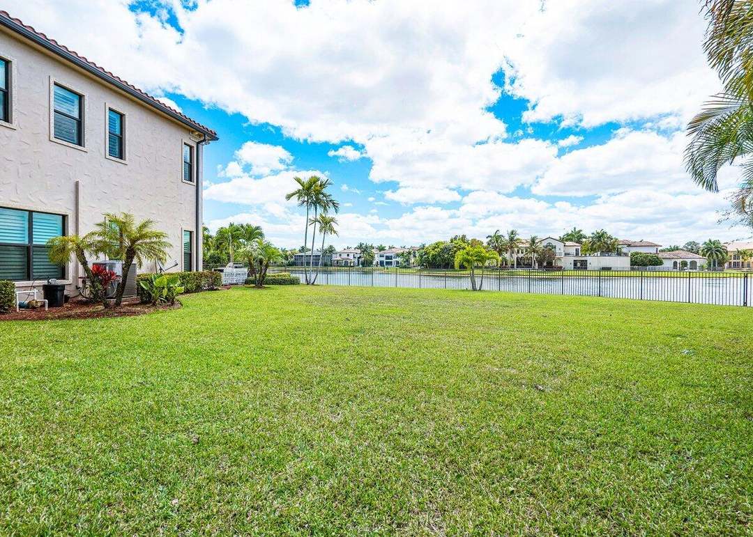 Real Estate genmid.b26025434 50 9