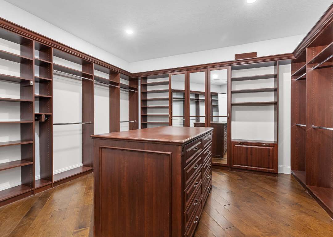Real Estate genmid.b26027312 29 2