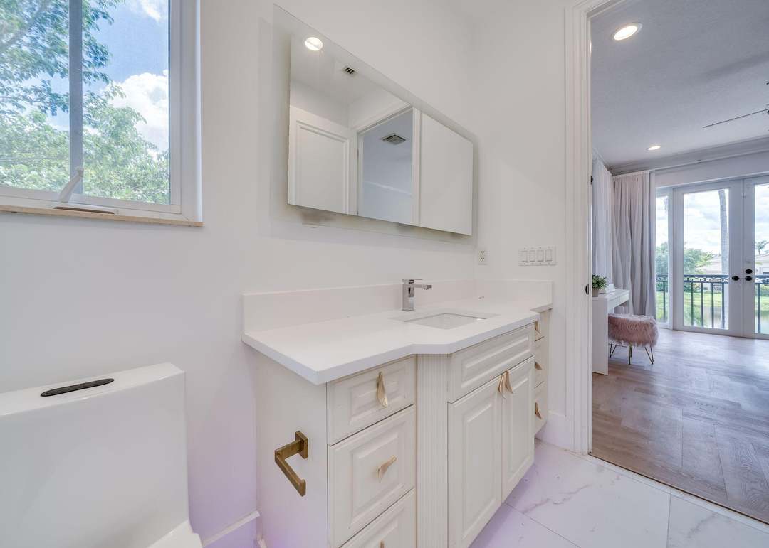 Real Estate genmid.b26035406 65 1