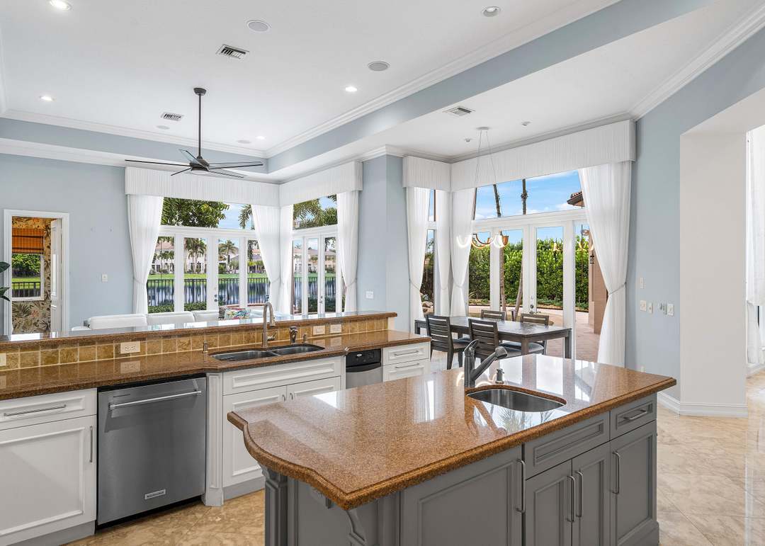 Real Estate genmid.b26037295 14 0