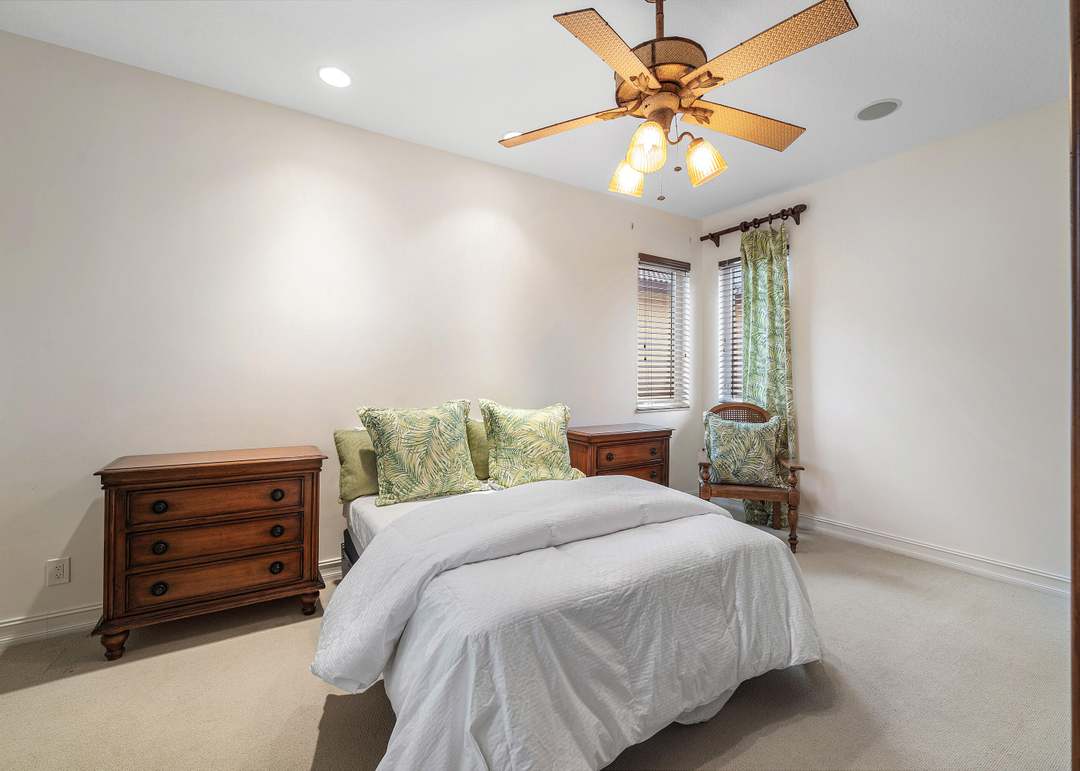 Real Estate genmid.b26037295 39 0