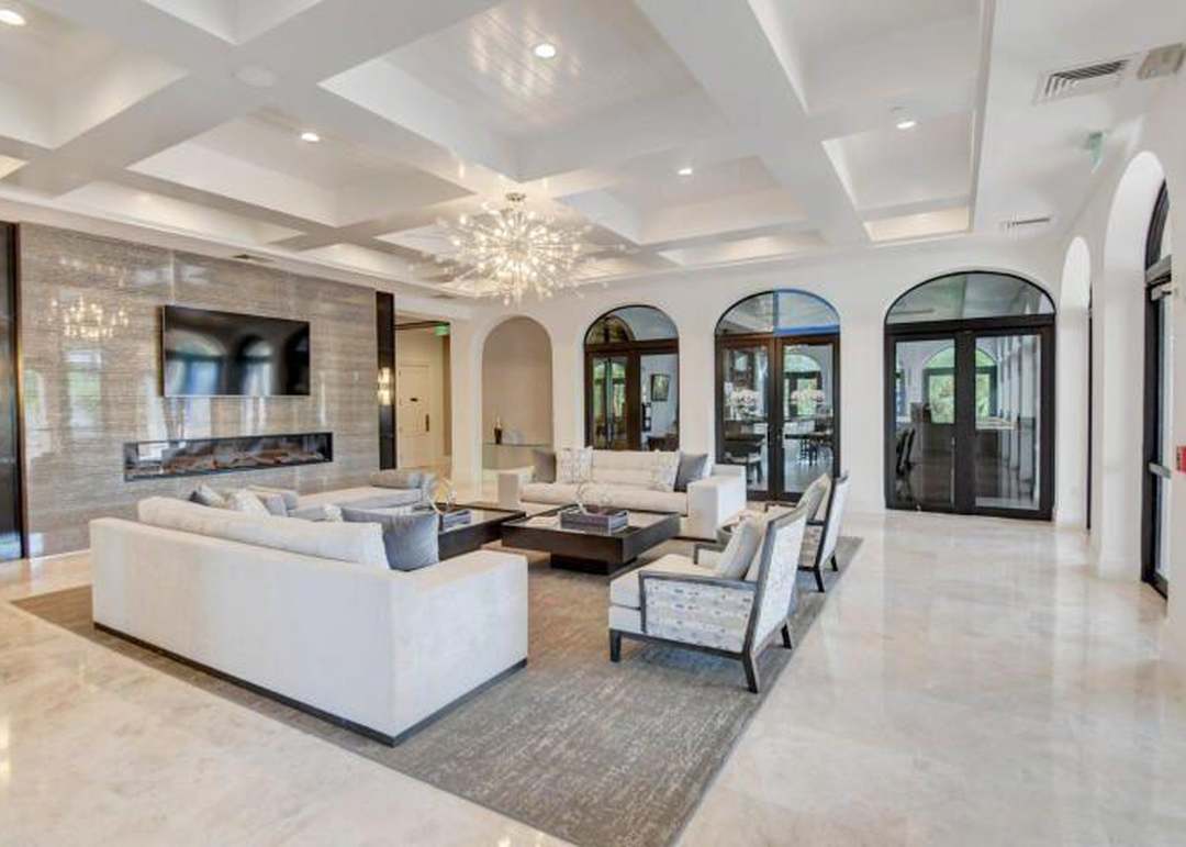 Real Estate genmid.b26037295 74 0
